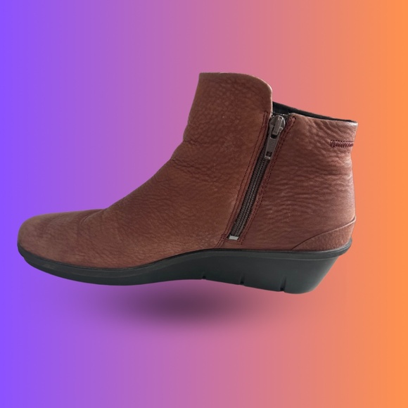 ECCO Women's Skyler Wedge Ankle Boot - Picture 6 of 10